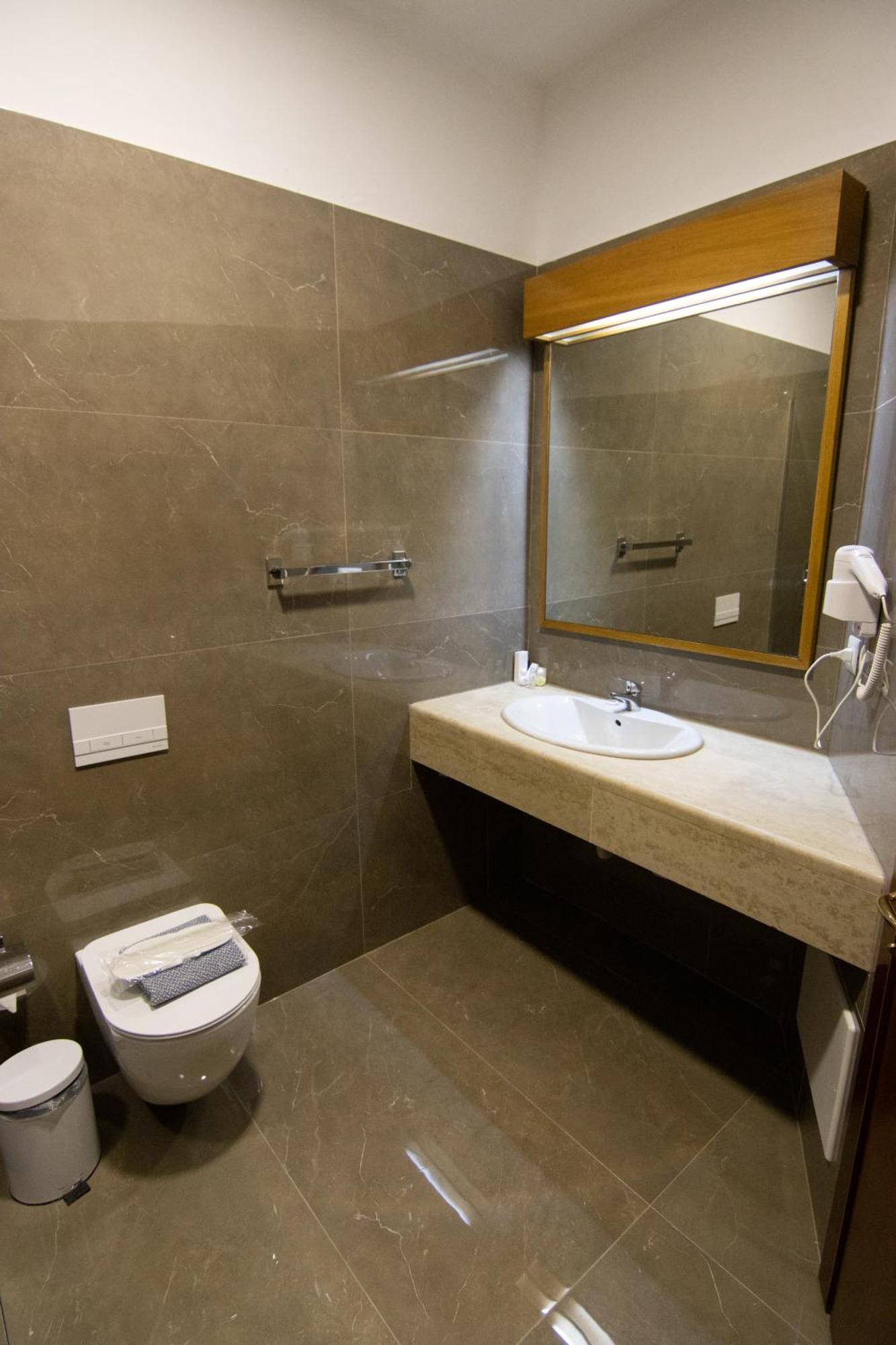 Chateau Linza Resort Tiranë Ngoại thất bức ảnh