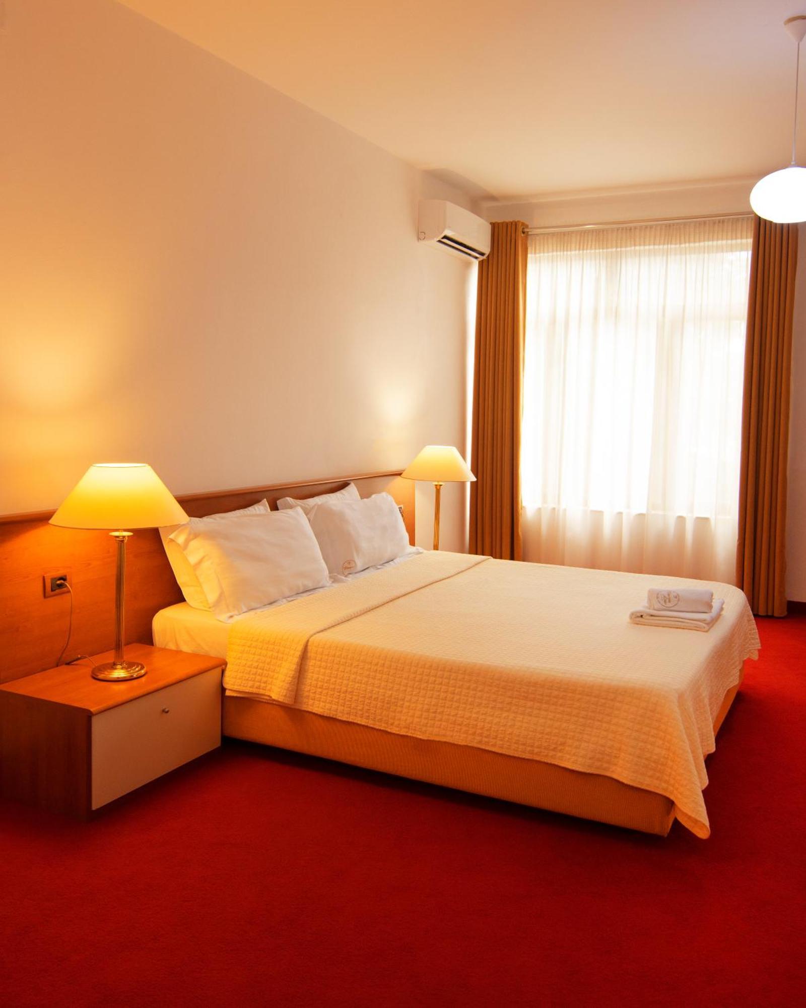 Chateau Linza Resort Tiranë Ngoại thất bức ảnh