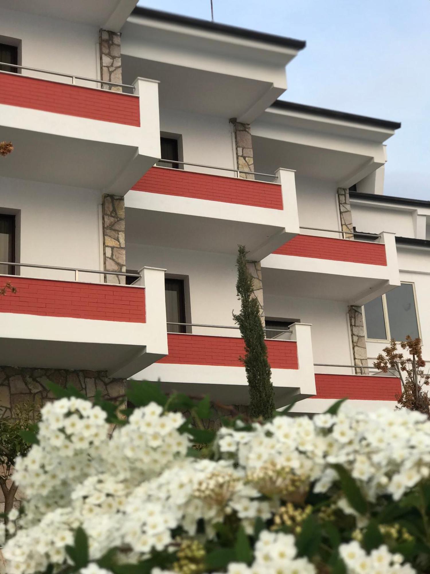 Chateau Linza Resort Tiranë Ngoại thất bức ảnh